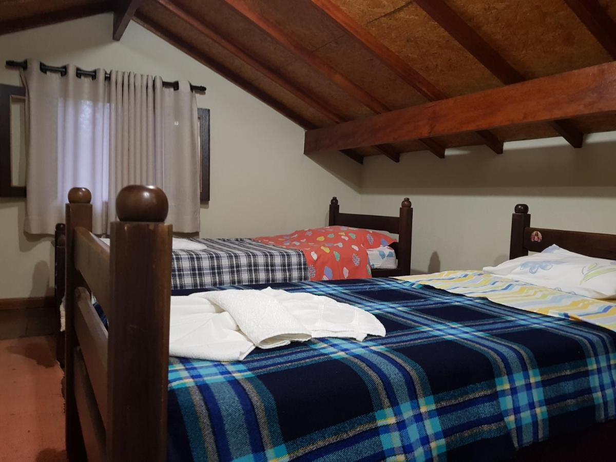 Standard Family Room,1372874465:JPEG